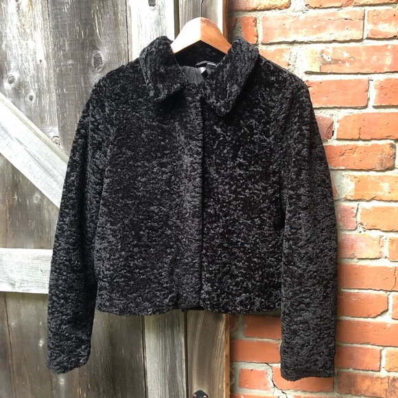 H&M Jackets & Blazers - Women’s Black Plush Cozy Jacket Size Small 🖤